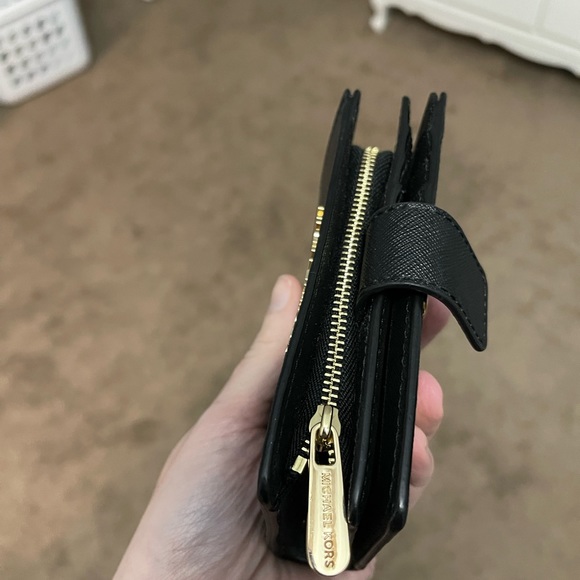 Mini Michael Kors Wallet - Picture 2 of 3